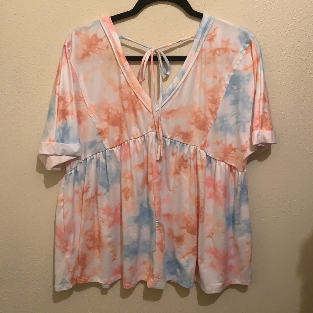Tie Dye Peplum Top: Pink Lily - Picture 3 of 3